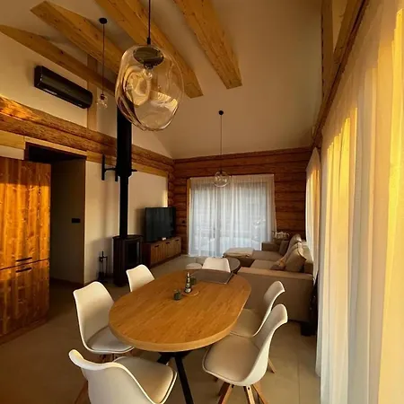 Mona * Pavčina Lehota