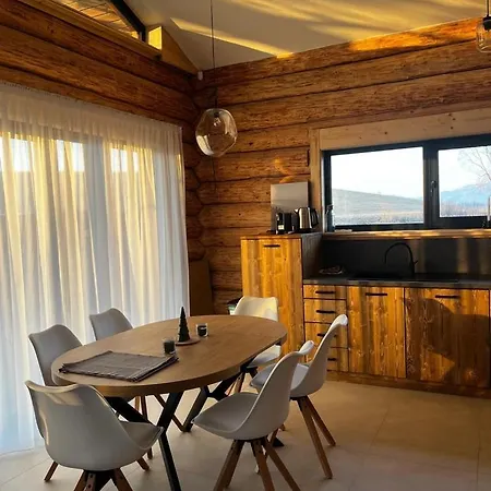 Mona * Pavčina Lehota