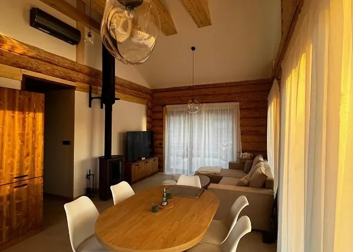 Mona * Pavcina Lehota (Zilinsky)